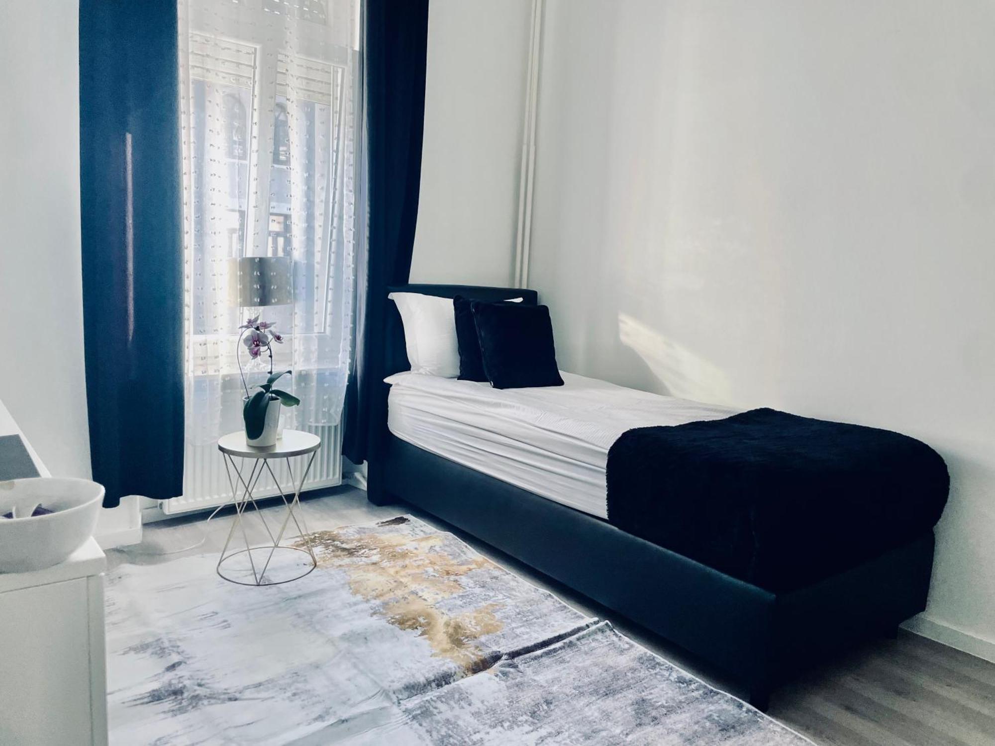 Executive Single Room With En-Suite In Guest House City Centre 룩셈부르크 외부 사진